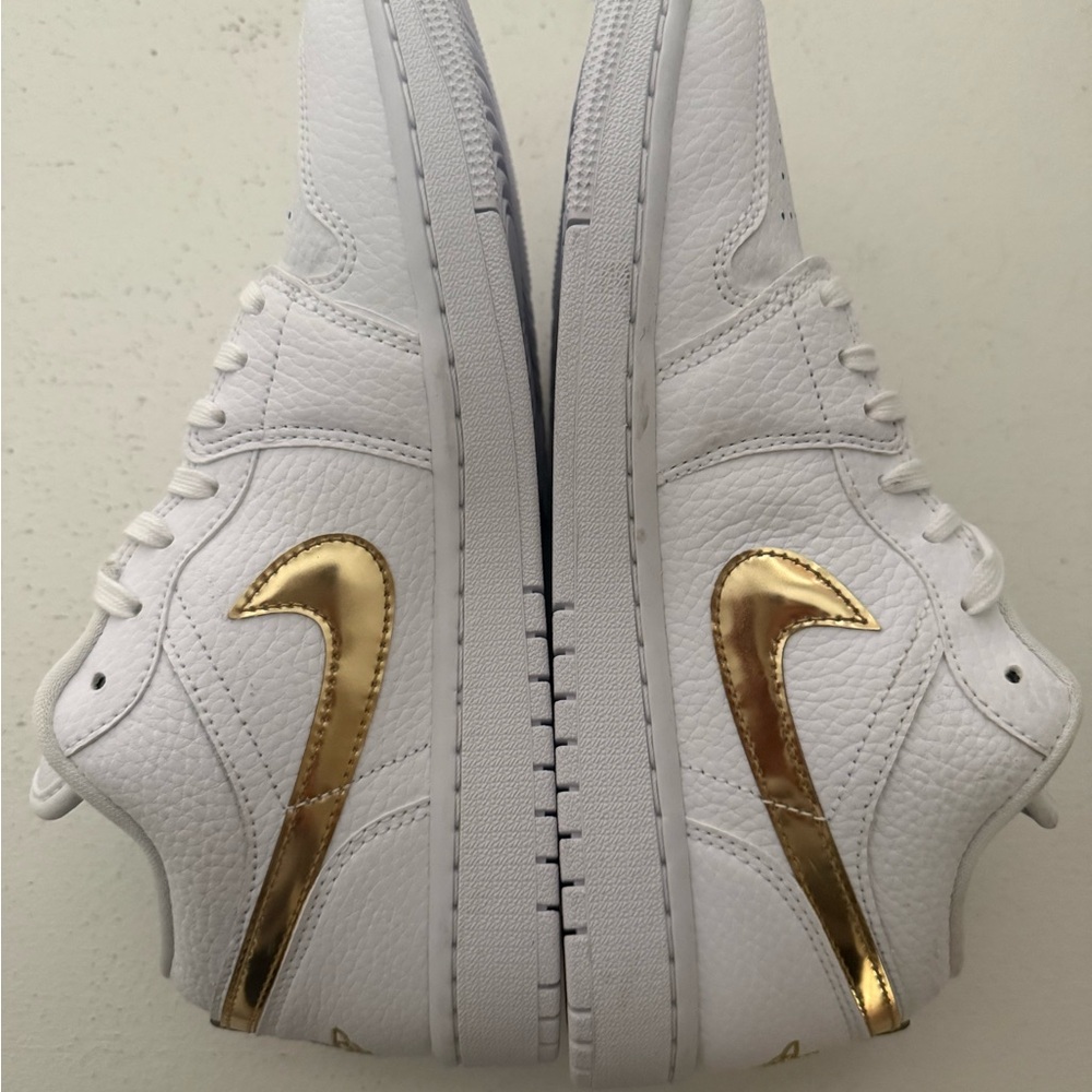 White and Gold Women's Nike Jordans (SOLD OUT)